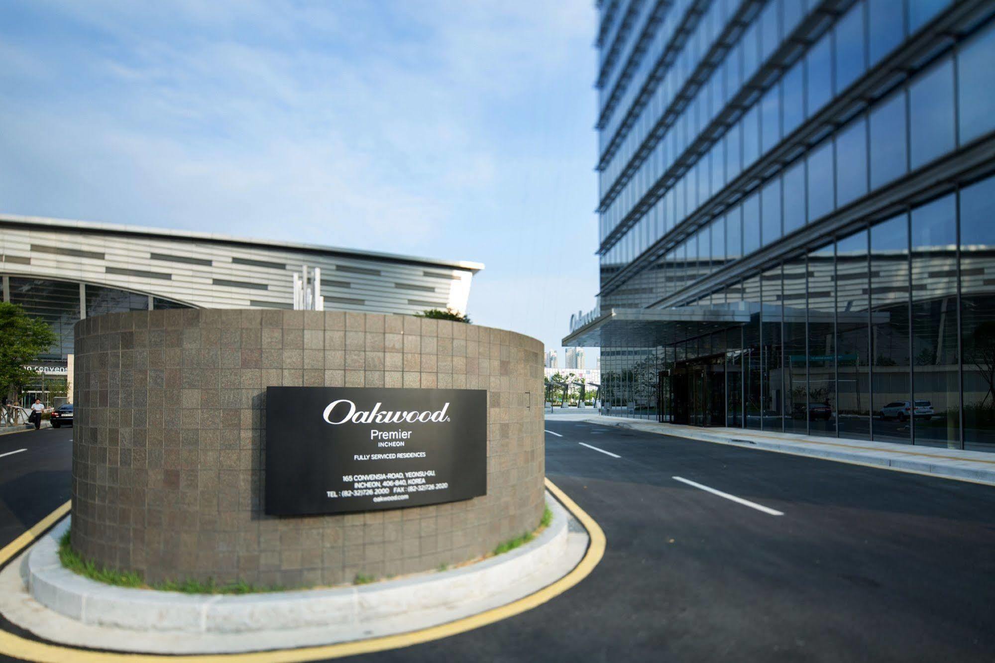 Oakwood Premier Incheon Aparthotel Bagian luar foto